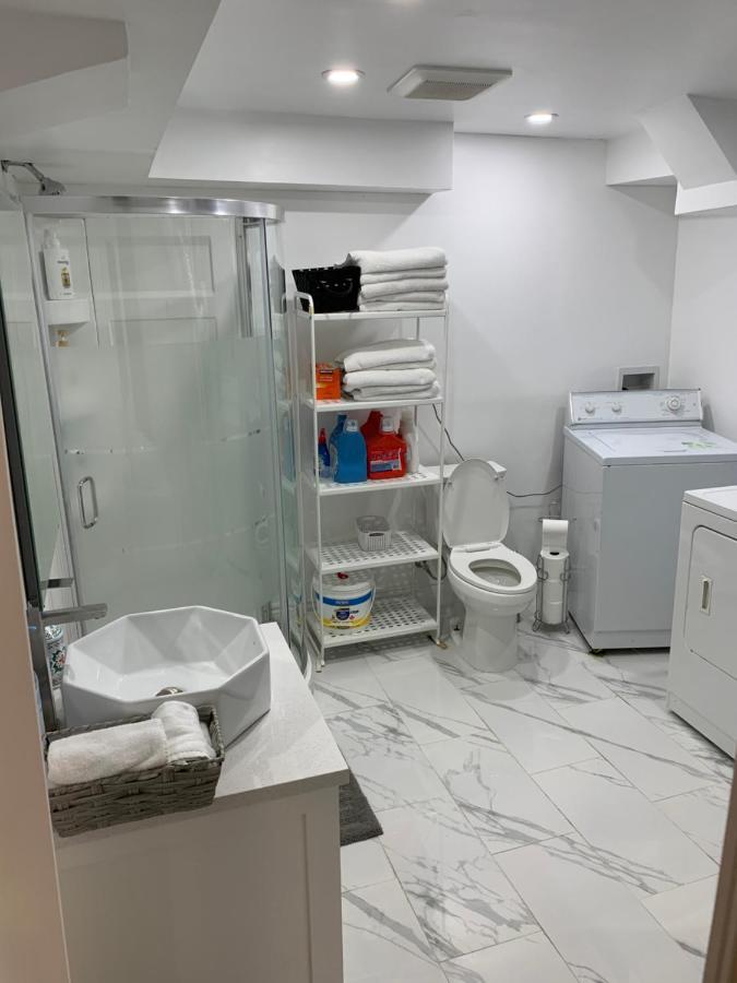 Big Oasis Studio Near Airport Yyz Hotel Toronto Luaran gambar